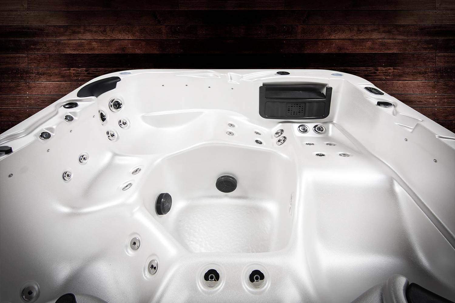 Установка пятиместного спа-бассейна Vortex Spas Mercury