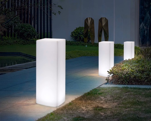 Светильник Колонна 30х80 питание от АКБ, RGB